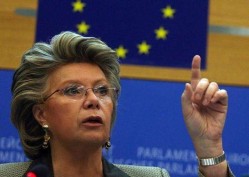 Viviane Reding wil de huidige databeschermingswetten aanpakken (foto: http://romanimobilities.files.wordpress.com)